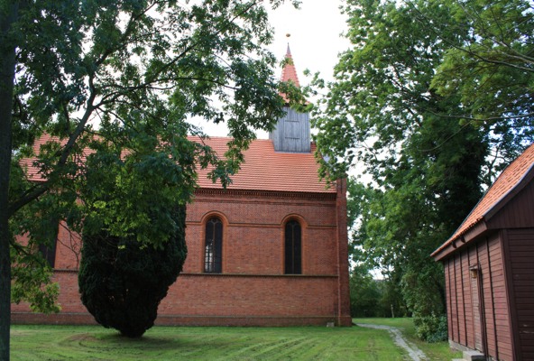 Backsteinkirche im Ostseebad Dierhagen